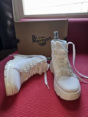 Dr. Martens Combs W White Canvas Combat Boots Women's US 5 EU 36 w/ Box